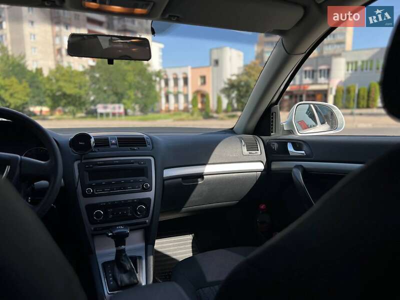 Лифтбек Skoda Octavia 2010 в Львове