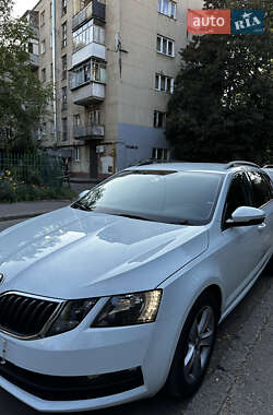 Универсал Skoda Octavia 2020 в Львове