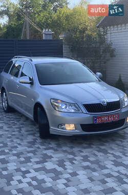 Универсал Skoda Octavia 2011 в Хороле