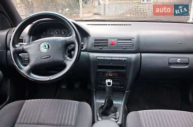 Лифтбек Skoda Octavia 2003 в 
