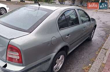 Лифтбек Skoda Octavia 2003 в 