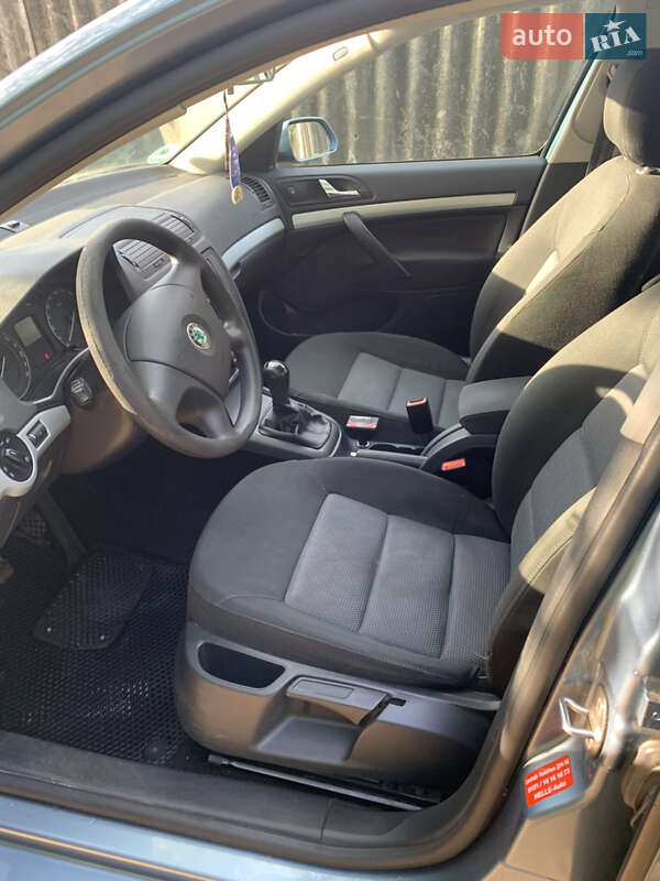 Лифтбек Skoda Octavia 2008 в Новой Водолаге