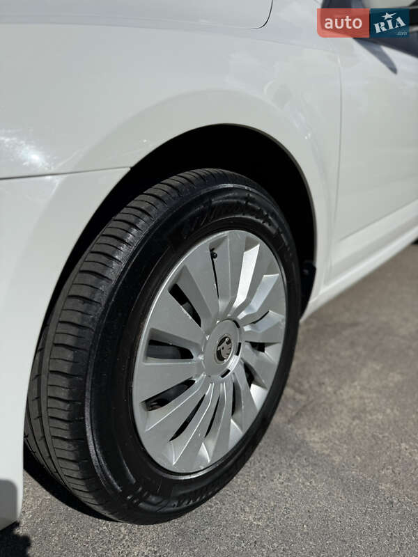 Лифтбек Skoda Octavia 2018 в Киеве фото 3 Лифтбек Skoda Octavia 2018 в Киеве