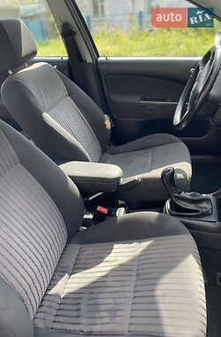 Лифтбек Skoda Octavia 2002 в 