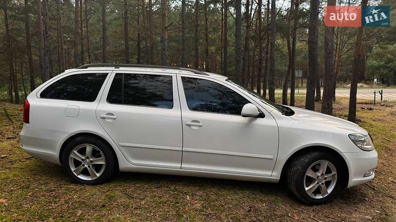Універсал Skoda Octavia 2011 в Сарнах
