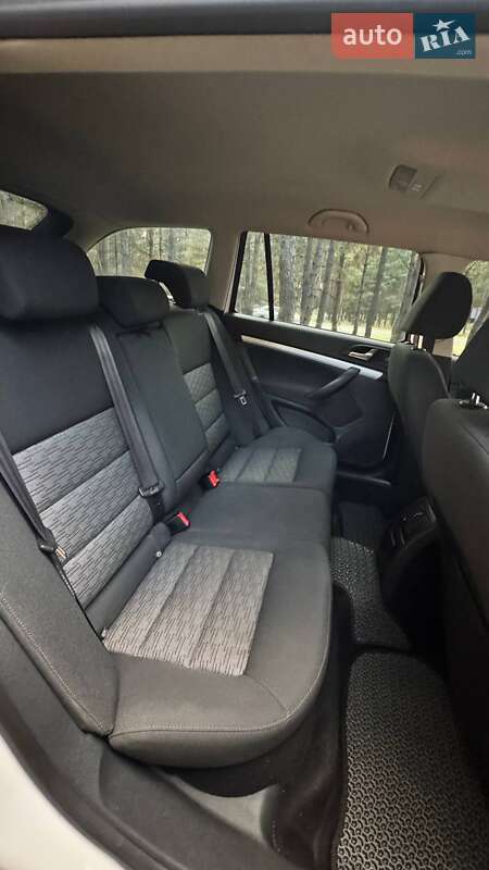 Універсал Skoda Octavia 2011 в Сарнах