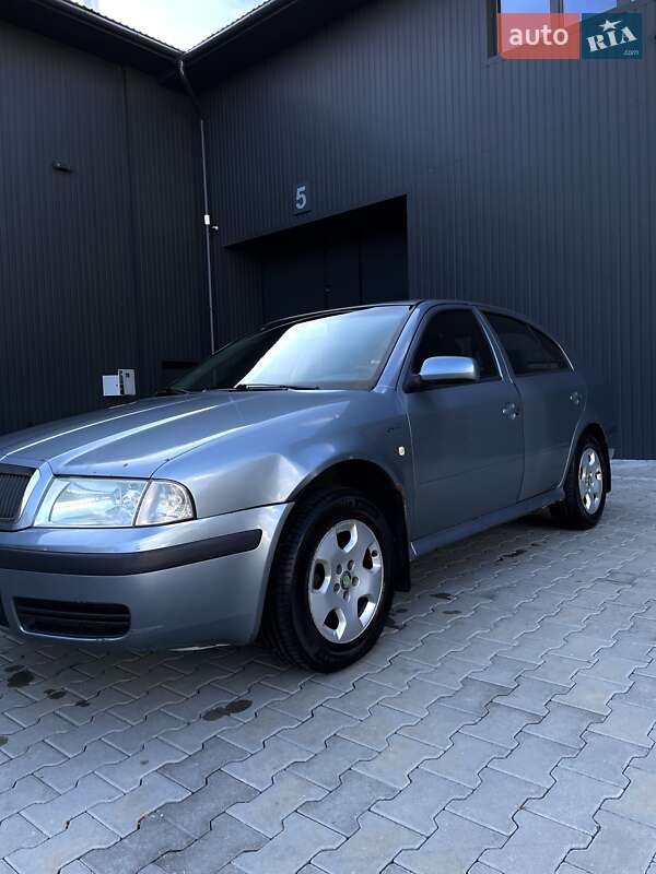Лифтбек Skoda Octavia 2004 в Иршаве