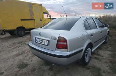 Лифтбек Skoda Octavia 1998 в 