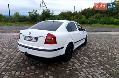 Лифтбек Skoda Octavia 2004 в 