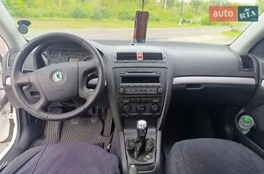 Лифтбек Skoda Octavia 2004 в 