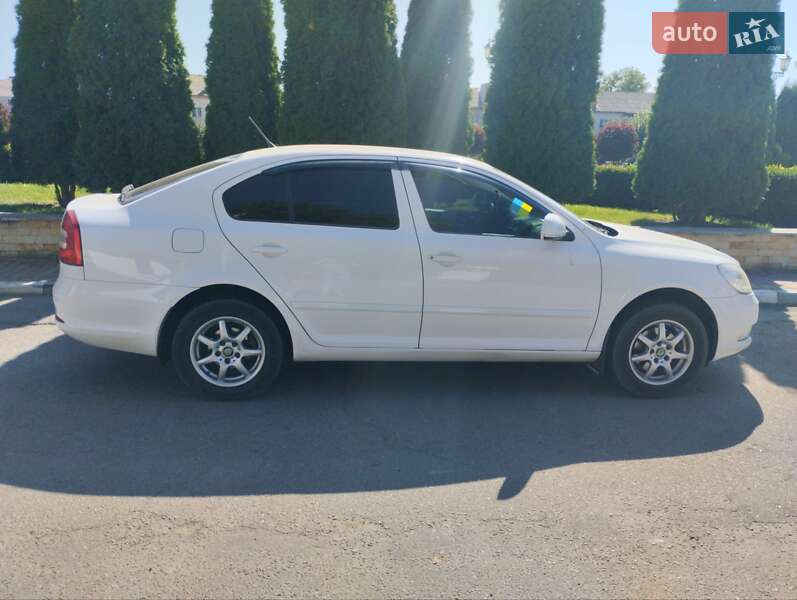 Лифтбек Skoda Octavia 2012 в 