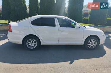 Лифтбек Skoda Octavia 2012 в 