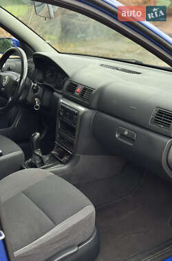 Лифтбек Skoda Octavia 2004 в 