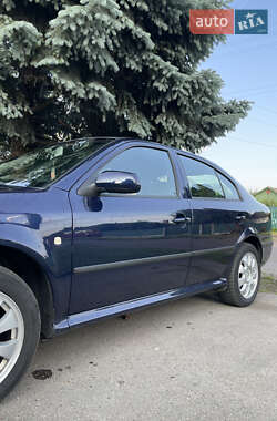 Лифтбек Skoda Octavia 2004 в 