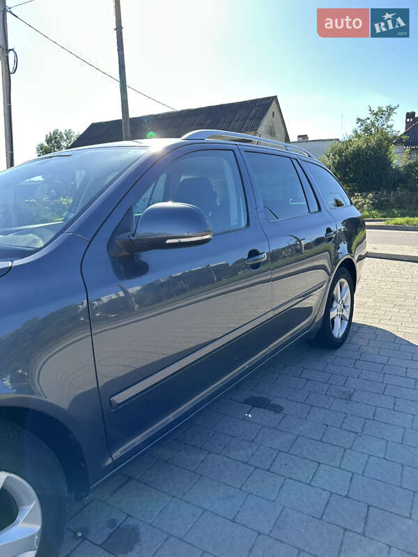 Універсал Skoda Octavia 2012 в Дрогобичі