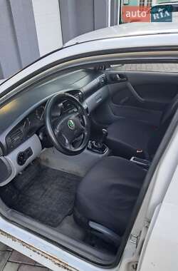 Лифтбек Skoda Octavia 2001 в 