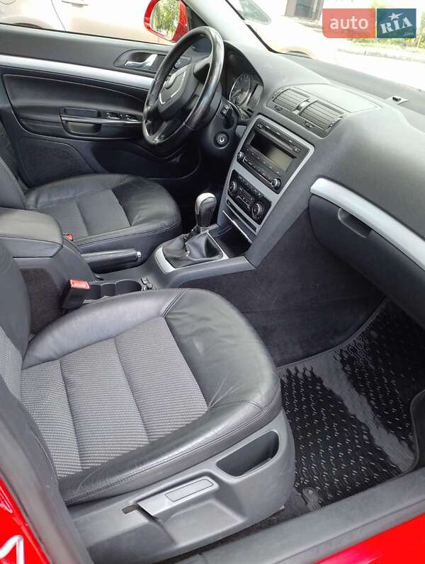 Универсал Skoda Octavia 2010 в Бродах