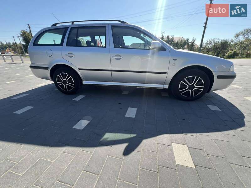 Універсал Skoda Octavia 2003 в Меденичах