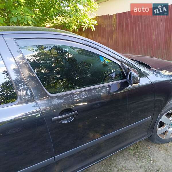 Лифтбек Skoda Octavia 2008 в Хороле