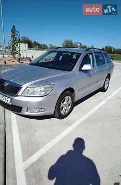 Універсал Skoda Octavia 2010 в Звягелі