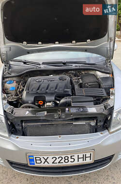 Лифтбек Skoda Octavia 2012 в 