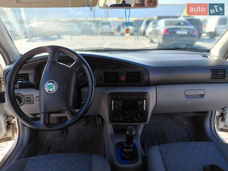 Универсал Skoda Octavia 2002 в Одессе