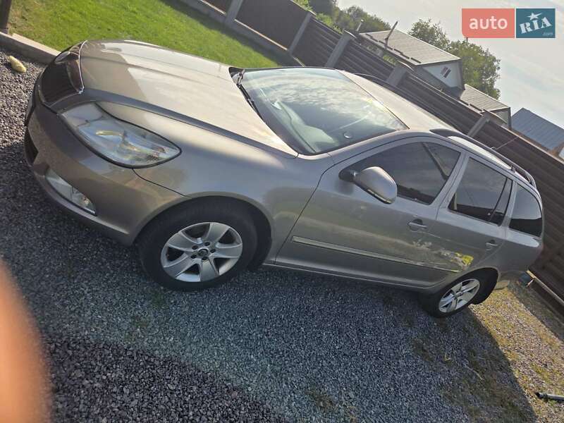 Универсал Skoda Octavia 2010 в Львове