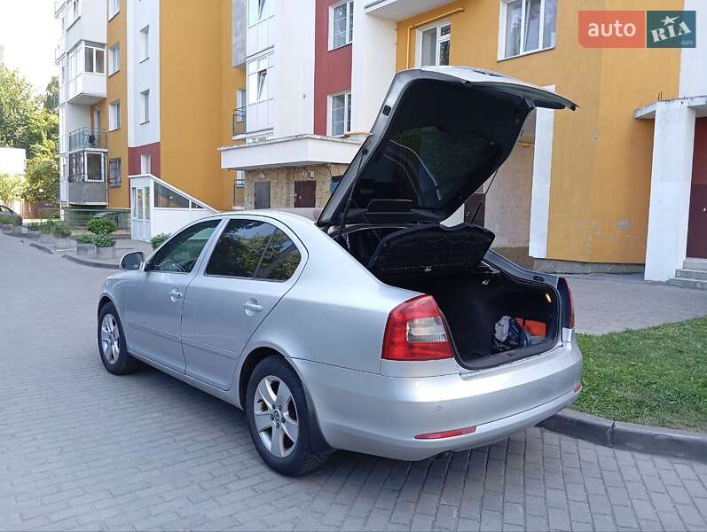 Лифтбек Skoda Octavia 2011 в Львове