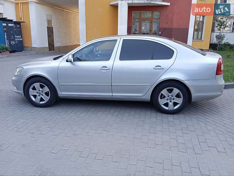 Лифтбек Skoda Octavia 2011 в Львове