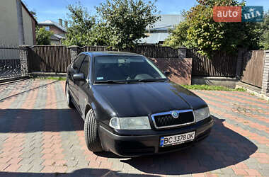 Лифтбек Skoda Octavia 2005 в Городке