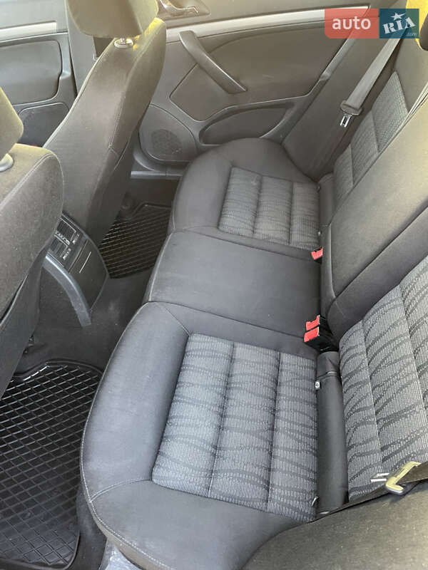 Лифтбек Skoda Octavia 2012 в Ромнах