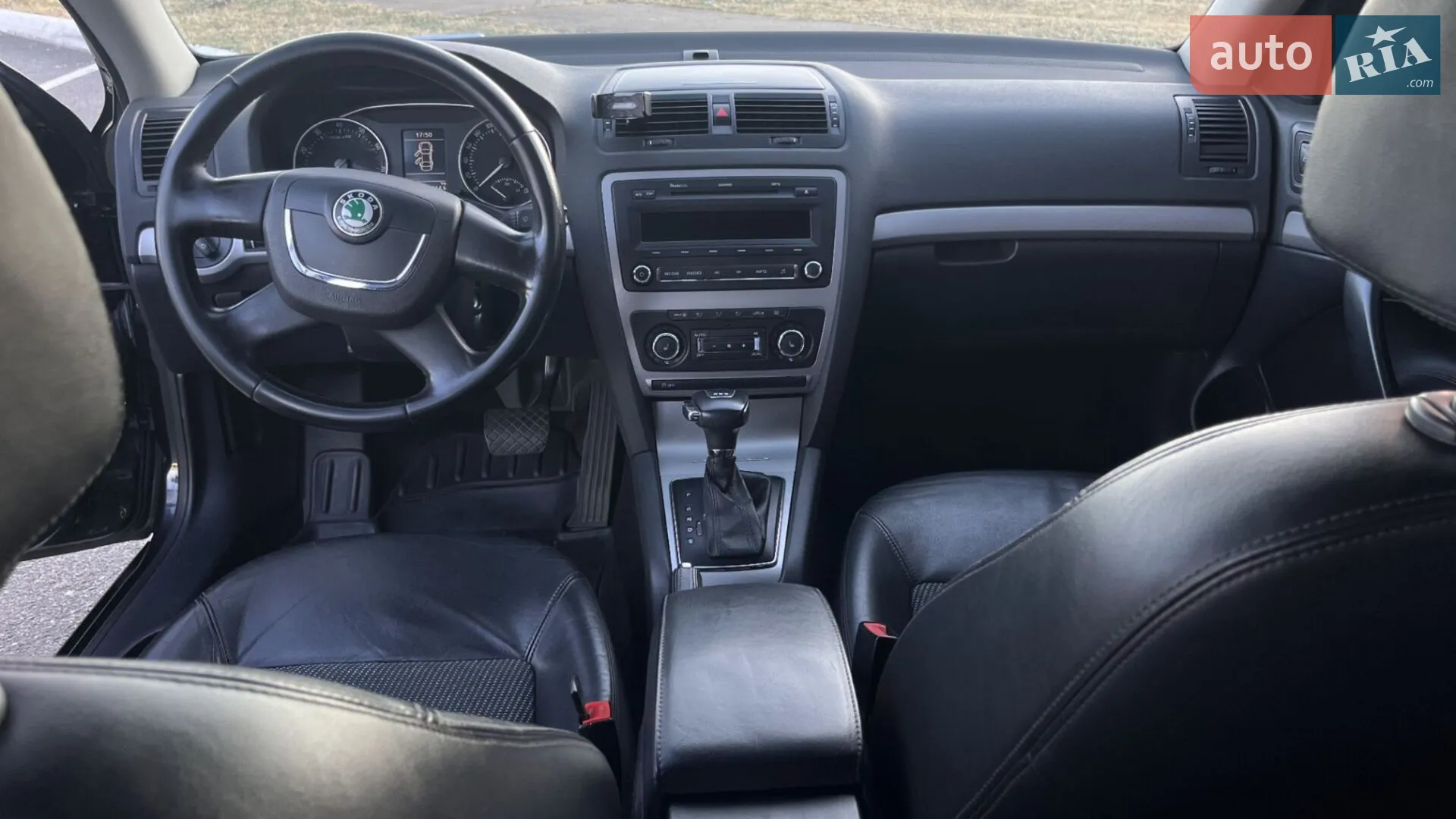 2010 Skoda Octavia - мініатюра 2