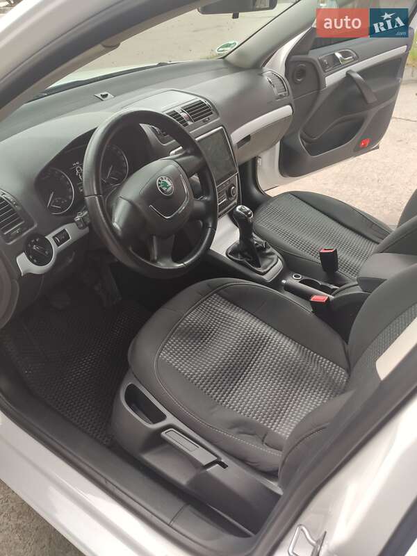 Универсал Skoda Octavia 2011 в Нетешине