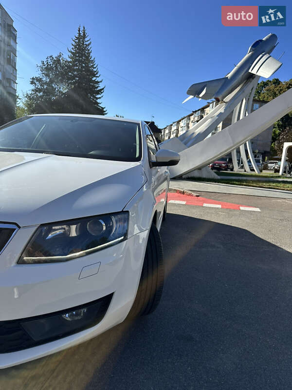Лифтбек Skoda Octavia 2013 в 