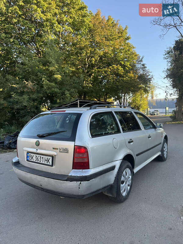 Универсал Skoda Octavia 1998 в Ровно