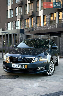 Лифтбек Skoda Octavia 2017 в Кропивницком