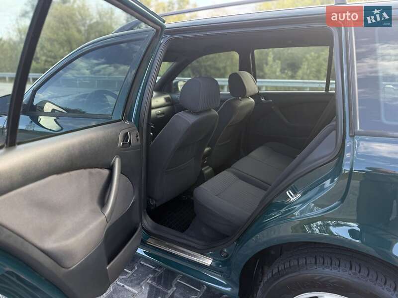 Універсал Skoda Octavia 2001 в Чернівцях