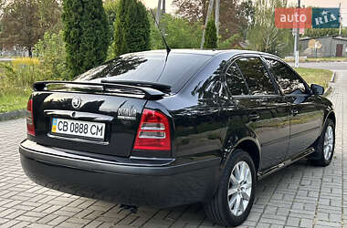 Лифтбек Skoda Octavia 2009 в 