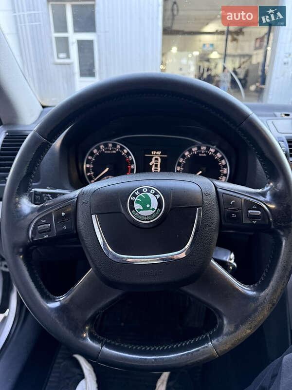 Универсал Skoda Octavia 2008 в Ровно