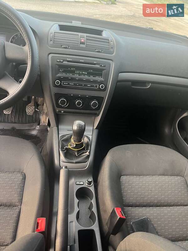 Лифтбек Skoda Octavia 2008 в Сарнах