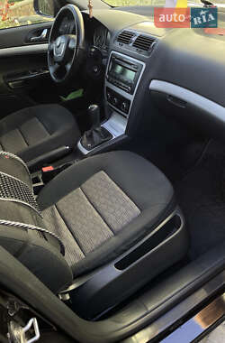 Ліфтбек Skoda Octavia 2010 в  фото 11 Ліфтбек Skoda Octavia 2010 в