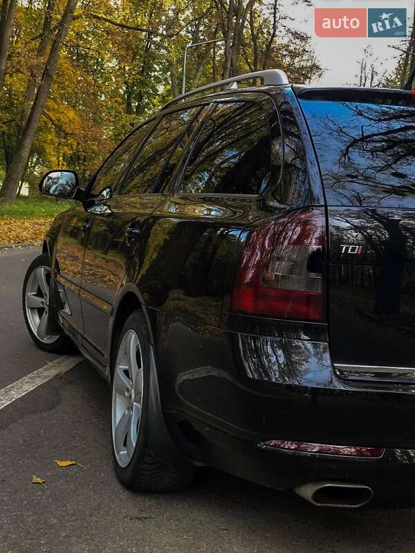 Универсал Skoda Octavia 2011 в Черновцах