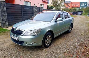 Лифтбек Skoda Octavia 2010 в Тячеве