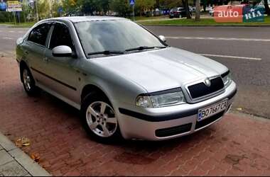 Лифтбек Skoda Octavia 2010 в Львове