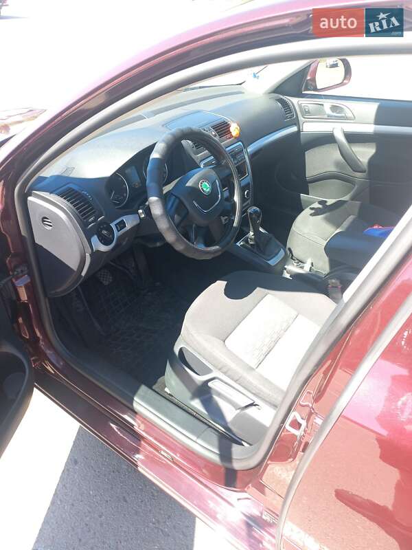 Лифтбек Skoda Octavia 2009 в Сумах
