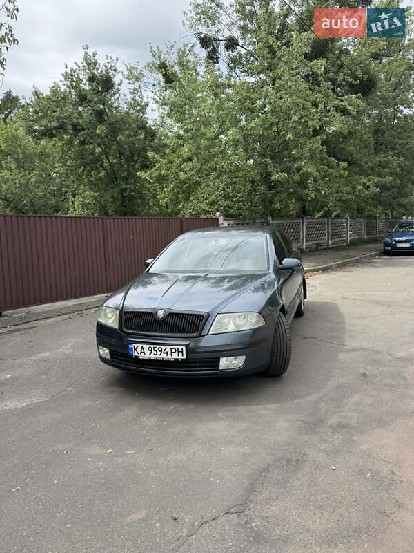 Лифтбек Skoda Octavia 2004 в Киеве
