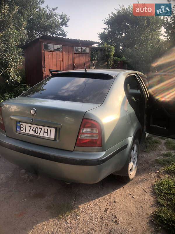 Лифтбек Skoda Octavia 2001 в 