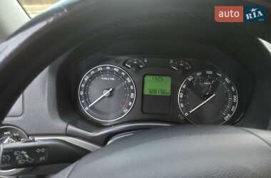 Ліфтбек Skoda Octavia 2004 в  фото 2 Ліфтбек Skoda Octavia 2004 в