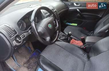 Ліфтбек Skoda Octavia 2004 в  фото 6 Ліфтбек Skoda Octavia 2004 в