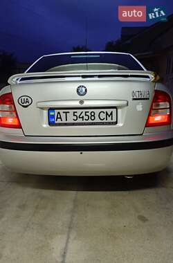 Лифтбек Skoda Octavia 2003 в 